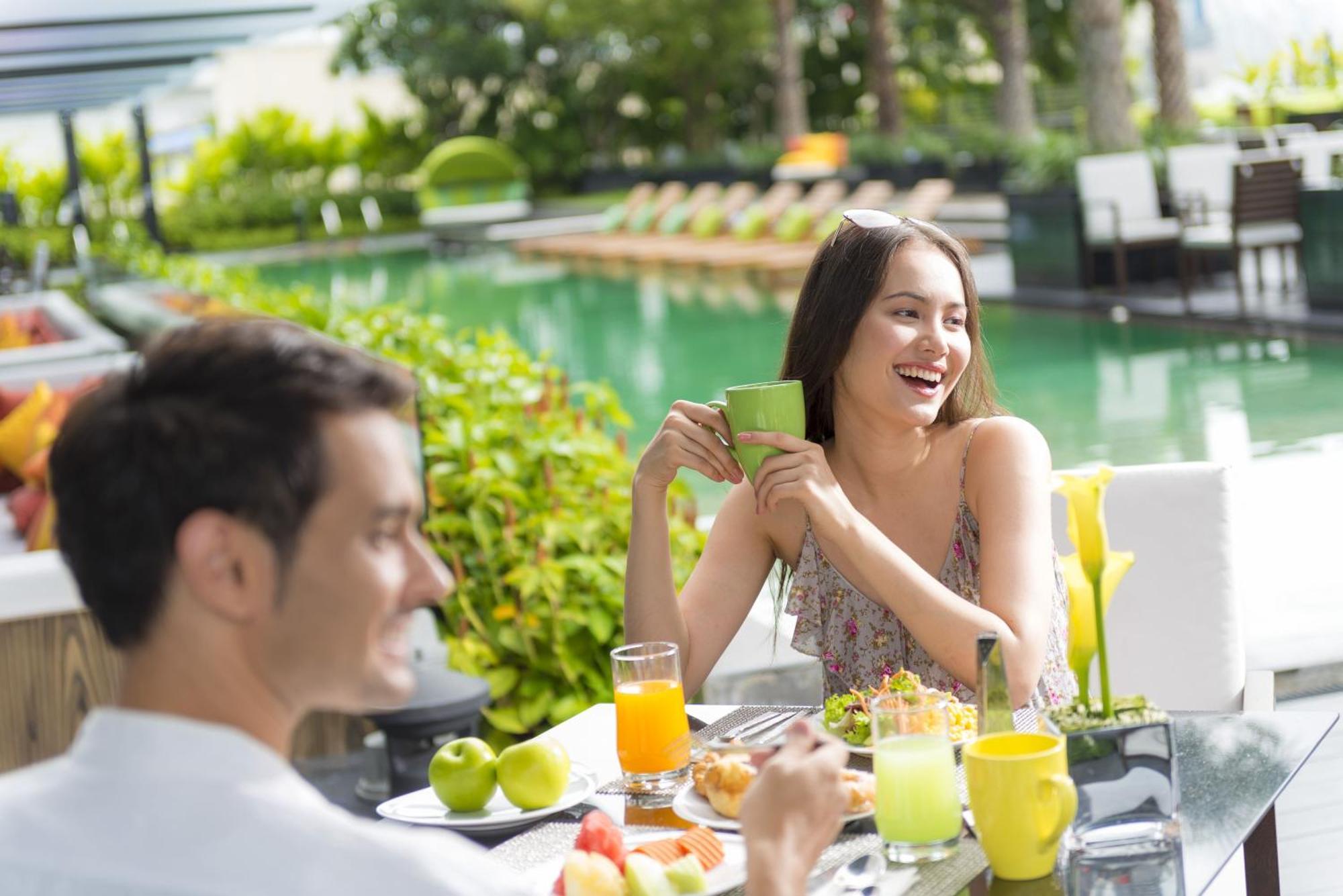 Holiday Inn Bangkok Sukhumvit By Ihg Exterior foto
